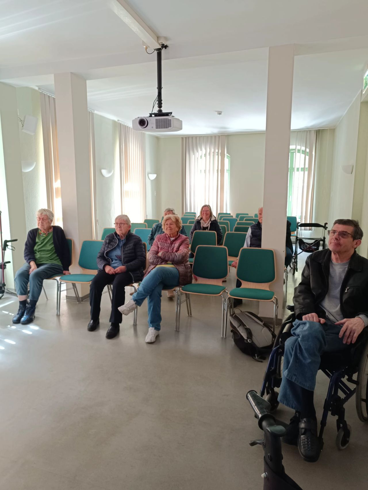 Ausflüge und Veranstaltungen bei Pflegefokus Dresden GmbH Werfen Sie einen Blick auf unsere Ausflüge und Veranstaltungen. Wir freuen uns übere weitere schöne Momente.