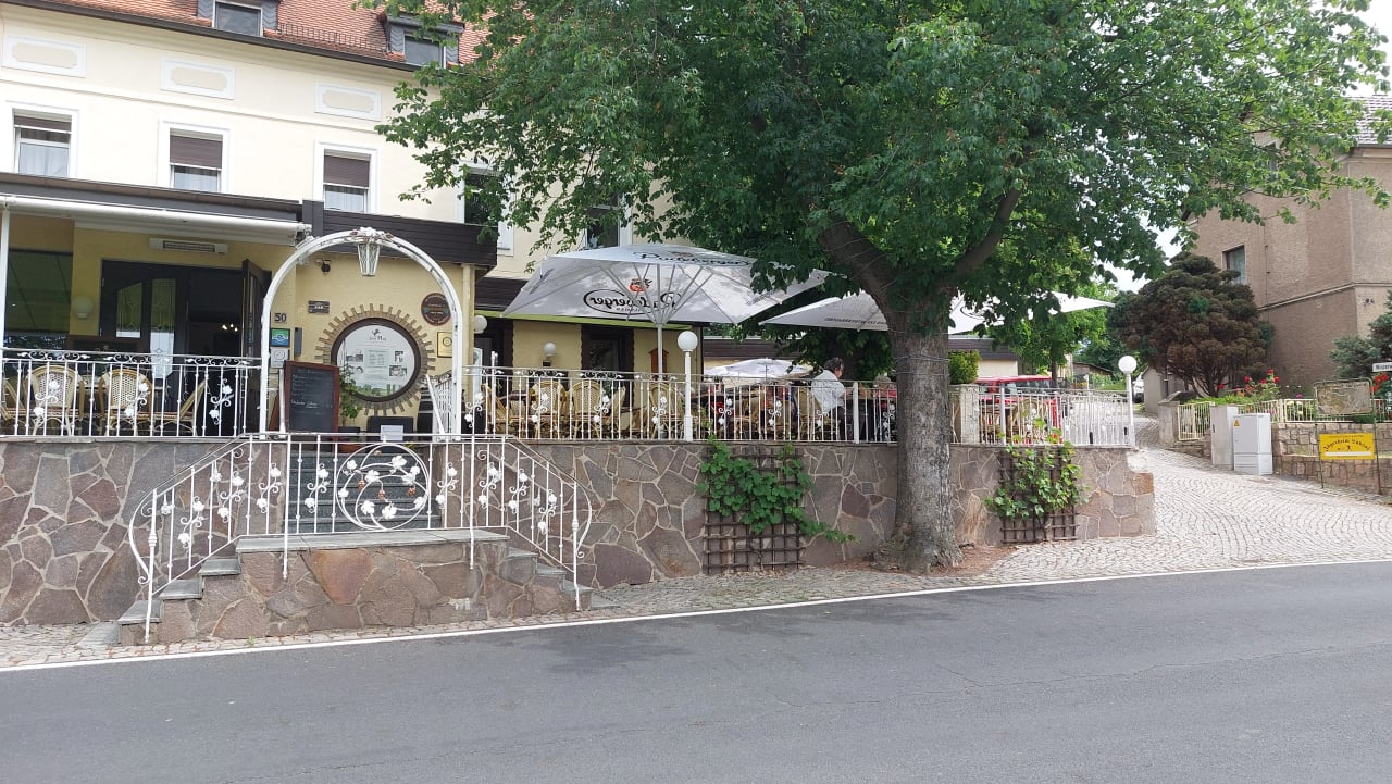 Ausflüge und Veranstaltungen bei Pflegefokus Dresden GmbH Spargelessen Diesbar-Seußlitz