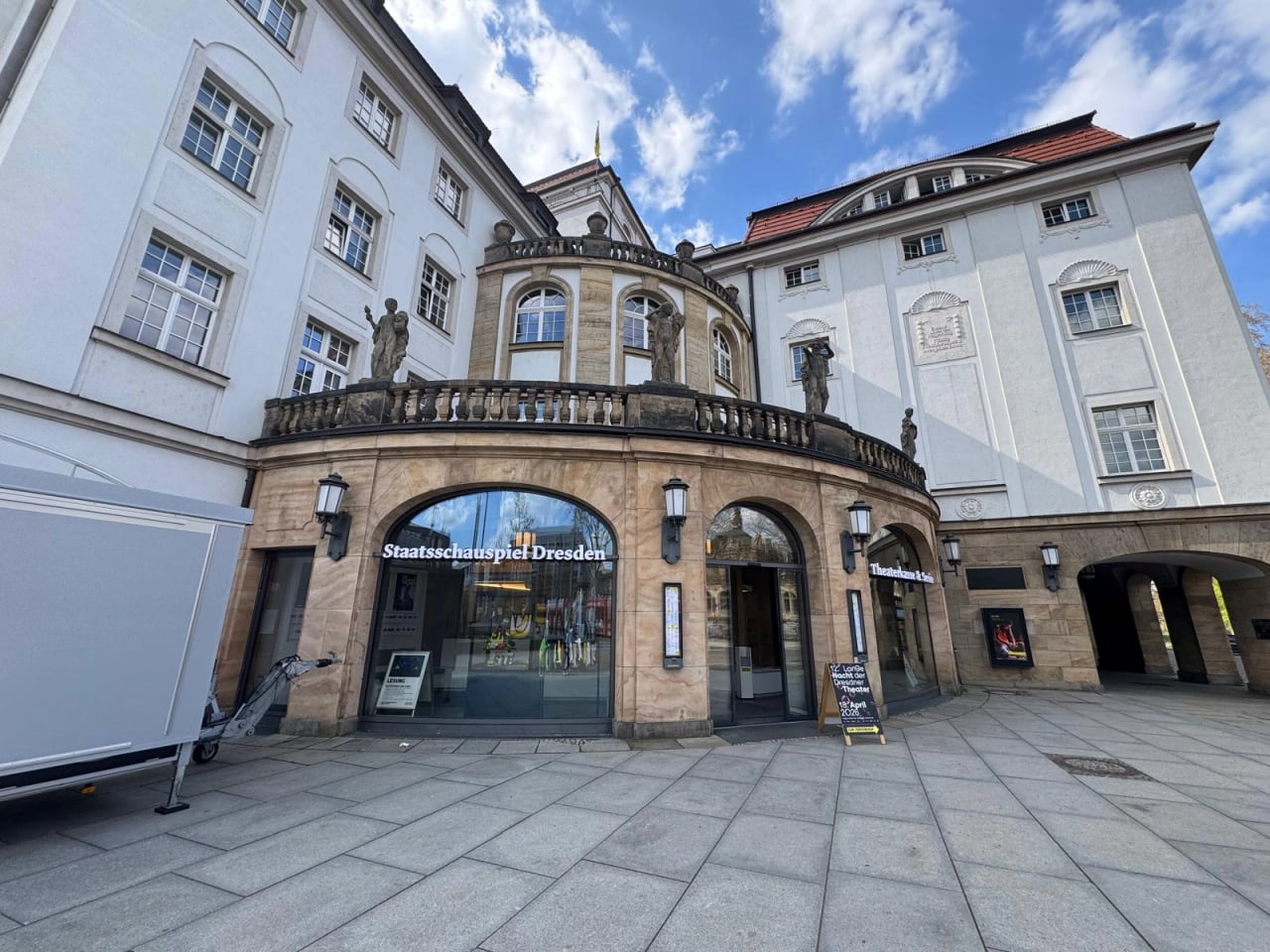 Führung im Schauspielhaus Dresden Führung im Schauspielhaus Dresden – Ein Blick hinter die Kulissen